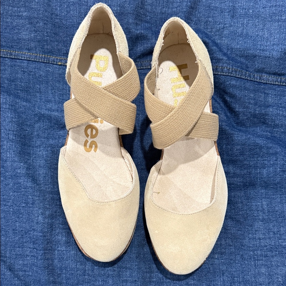 Hush Puppies Cream Wedge Shoes - Picture 2 of 5
